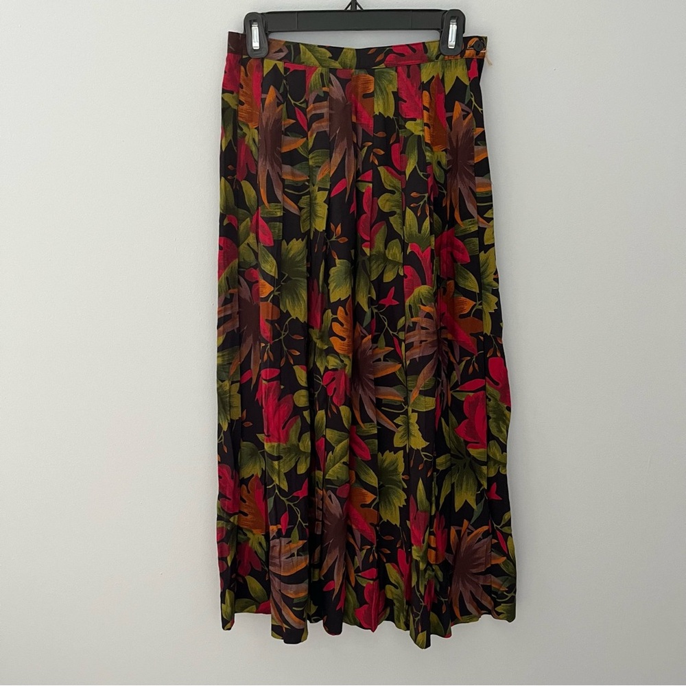 NEW VINTAGE Norton McNaughton Skirt Womens 6 Green Red Leaf Print Pleated Maxi